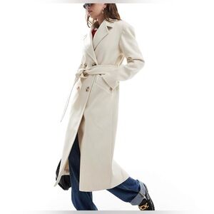 Miss selfridge belted wrap coat in cream color. Size 6